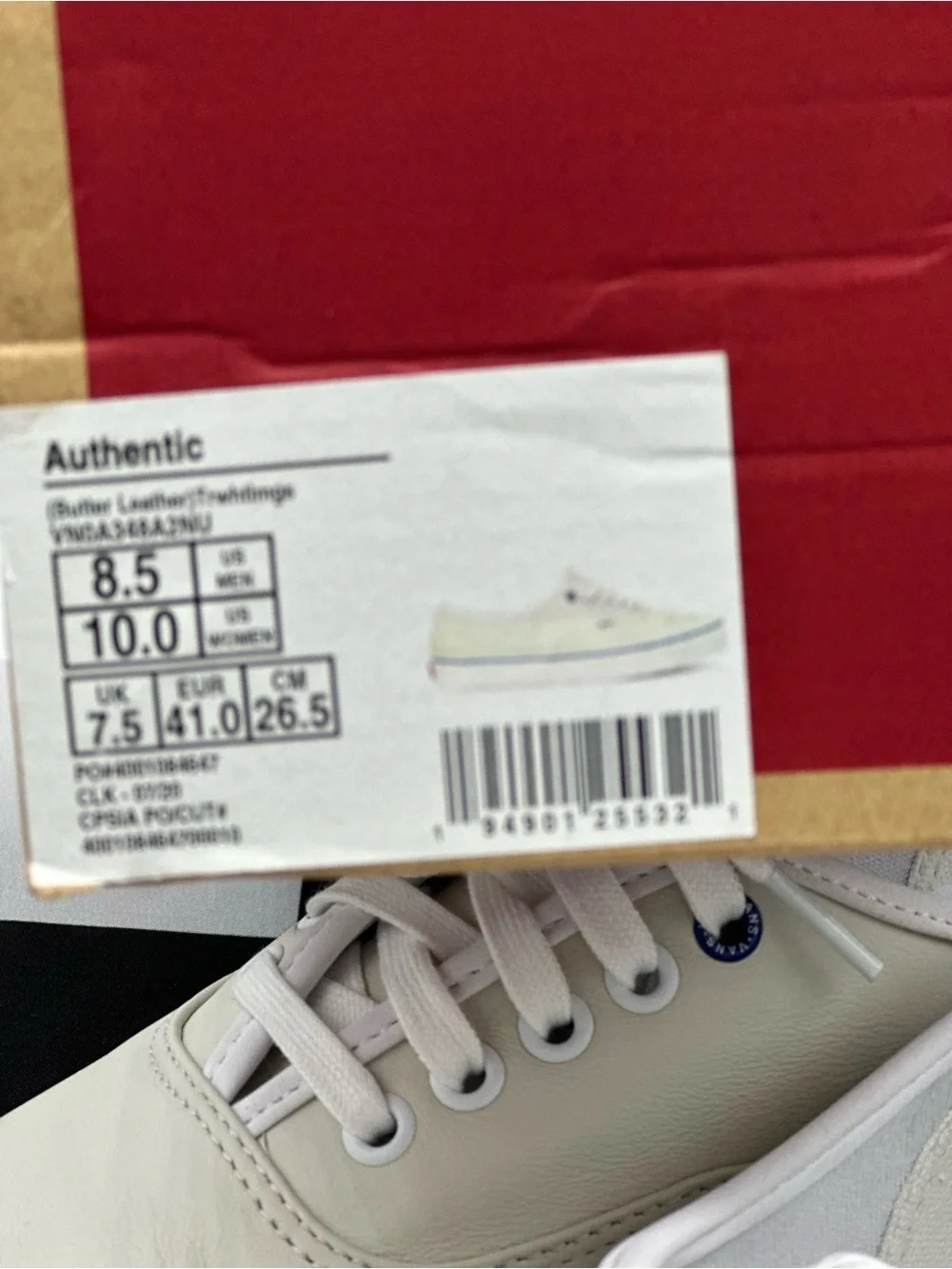 Vans Low-Top Sneakers in Off-White with Navy Trim